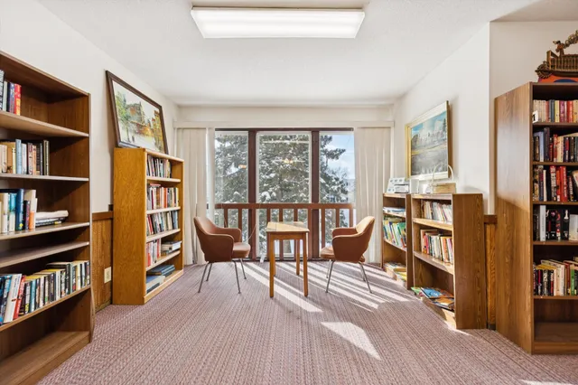 $158,000 | 130 Demont Avenue, Unit 142, Little Canada, MN 55117