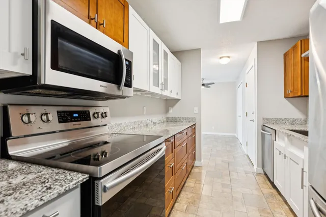 $158,000 | 130 Demont Avenue, Unit 142, Little Canada, MN 55117