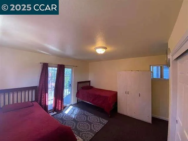 a view of a livingroom with furniture