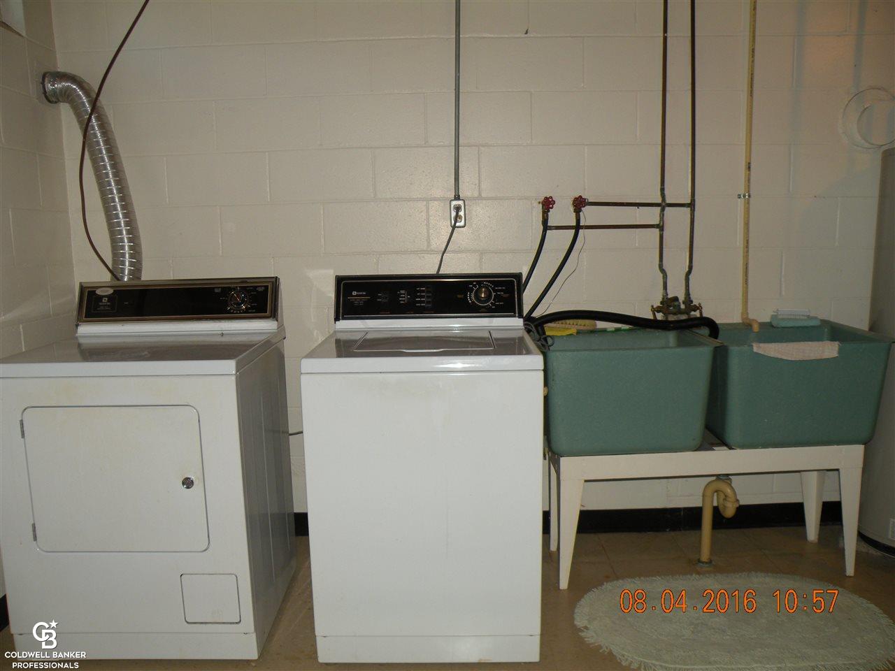 1817 North River Road St. Clair, MI 48079 - Photo 20 of 39 Laundry main house