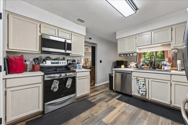 $275,000 | 5529 Rainbow Lane, Crestview, FL 32539