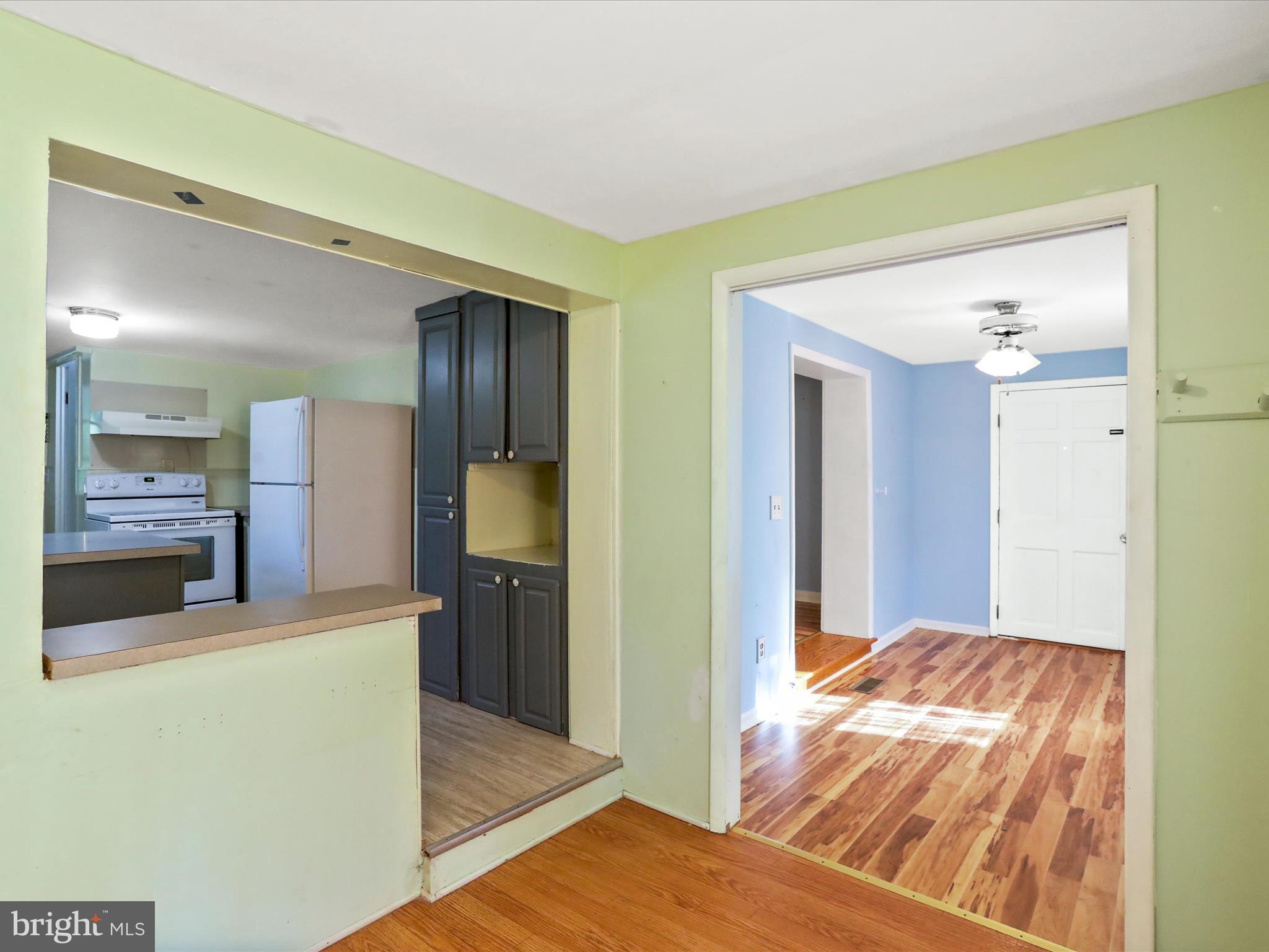11856 Nicholson Road Keymar, MD 21757 - Photo 6 of 31 a view of a living room