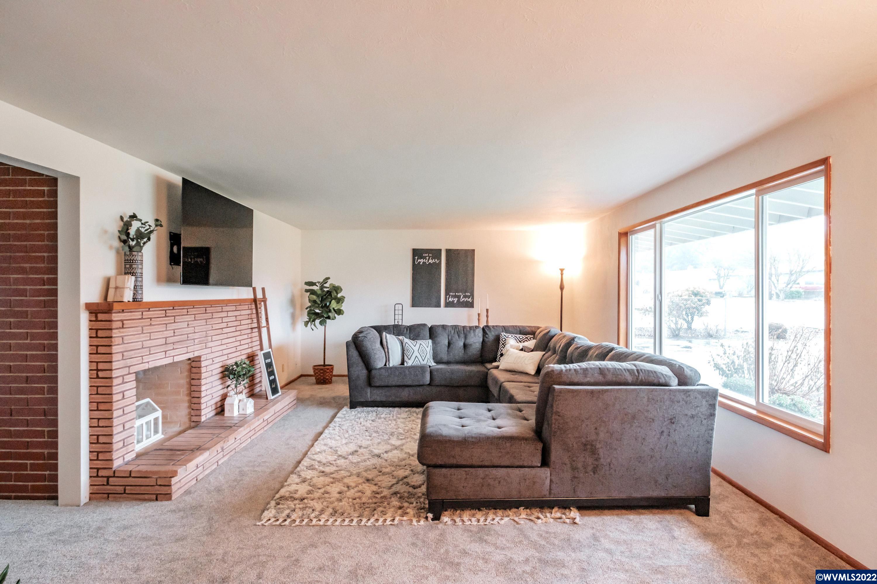 205 Southeast Fir Villa Road Dallas, OR 97338 - Photo 4 of 42