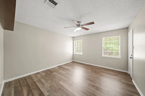 $2,075 | 1123 Marne Lane, Houston, TX 77090