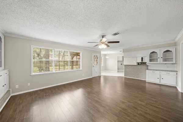 $2,075 | 1123 Marne Lane, Houston, TX 77090