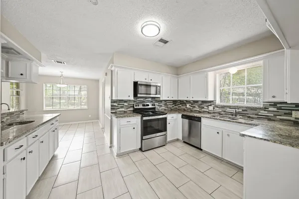 $2,075 | 1123 Marne Lane, Houston, TX 77090