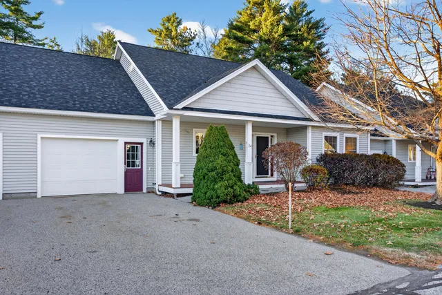 $717,900 | 24 York Ledge Drive, Unit 24, Cumberland, ME 04110