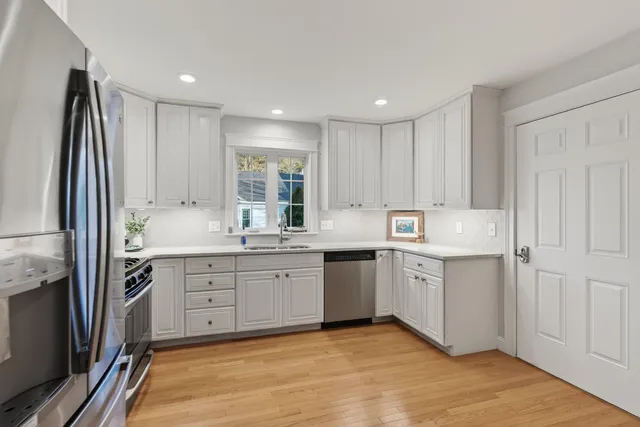 $717,900 | 24 York Ledge Drive, Unit 24, Cumberland, ME 04110