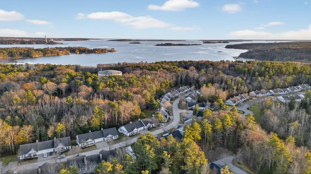 $717,900 | 24 York Ledge Drive, Unit 24, Cumberland, ME 04110