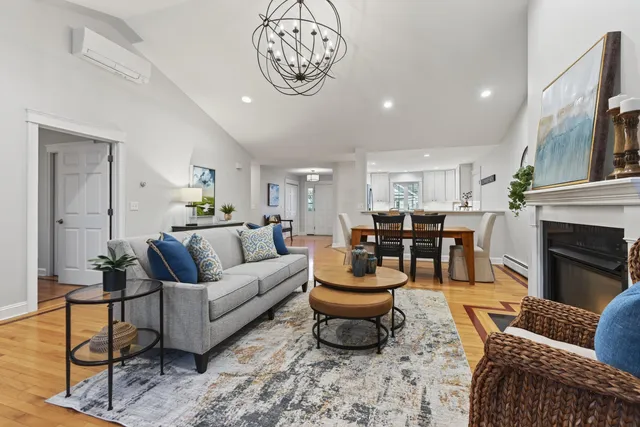 $717,900 | 24 York Ledge Drive, Unit 24, Cumberland, ME 04110