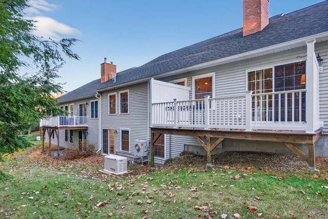 $717,900 | 24 York Ledge Drive, Unit 24, Cumberland, ME 04110