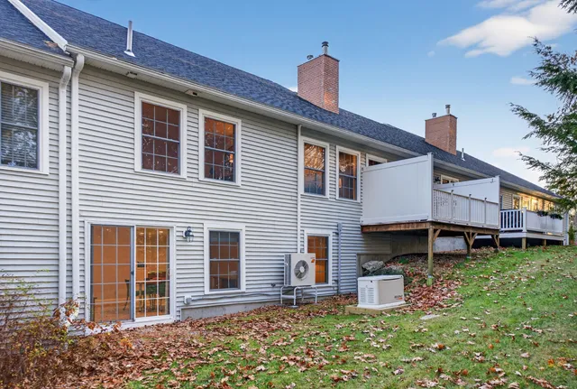 $717,900 | 24 York Ledge Drive, Unit 24, Cumberland, ME 04110