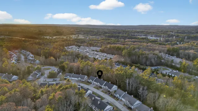 $717,900 | 24 York Ledge Drive, Unit 24, Cumberland, ME 04110