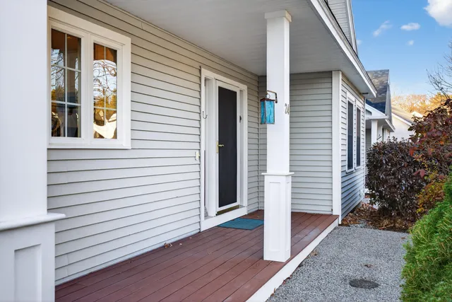 $717,900 | 24 York Ledge Drive, Unit 24, Cumberland, ME 04110