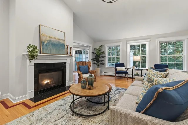 $717,900 | 24 York Ledge Drive, Unit 24, Cumberland, ME 04110