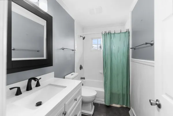 $269,900 | 2425 West 46th Street, Davenport, IA 52806