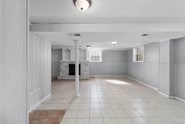 $269,900 | 2425 West 46th Street, Davenport, IA 52806