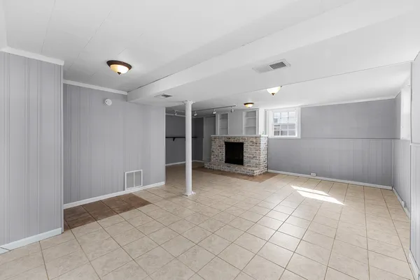$269,900 | 2425 West 46th Street, Davenport, IA 52806