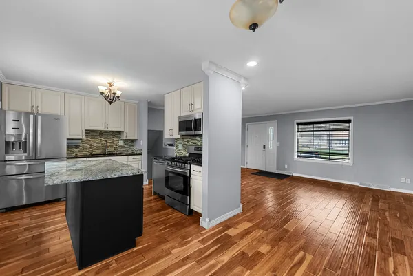 $269,900 | 2425 West 46th Street, Davenport, IA 52806