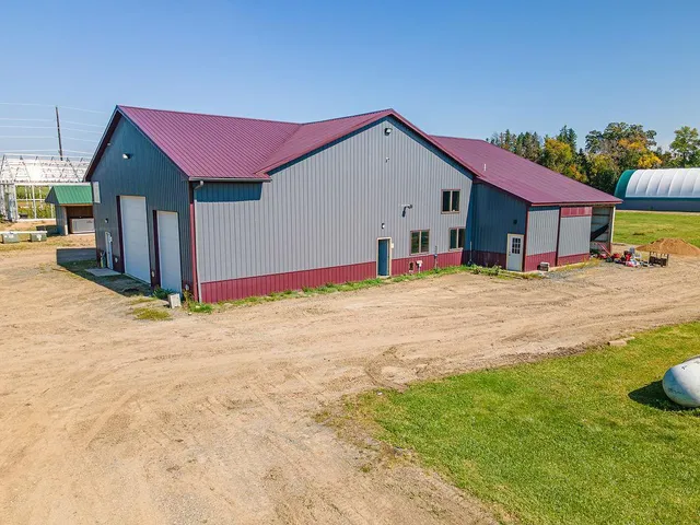 $1,800,000 | 16385 310th Street, Center City, MN 55012