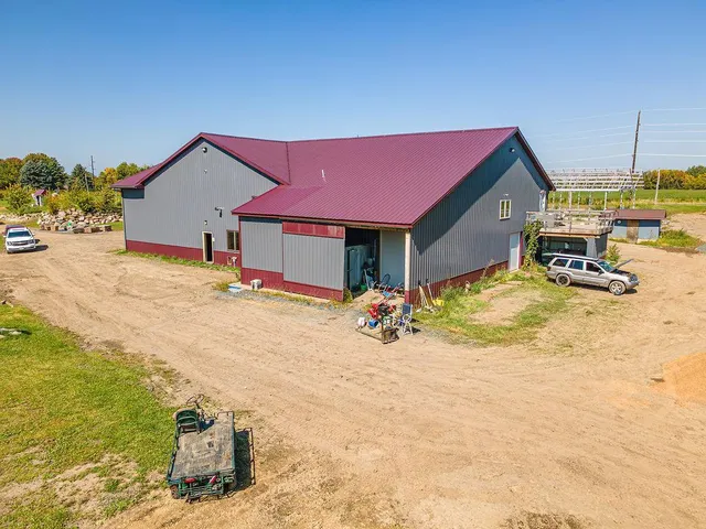 $1,800,000 | 16385 310th Street, Center City, MN 55012