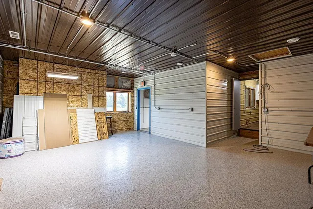 $1,800,000 | 16385 310th Street, Center City, MN 55012