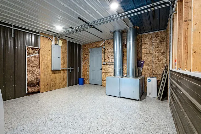 $1,800,000 | 16385 310th Street, Center City, MN 55012