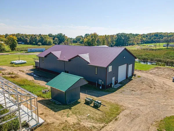 $1,800,000 | 16385 310th Street, Center City, MN 55012