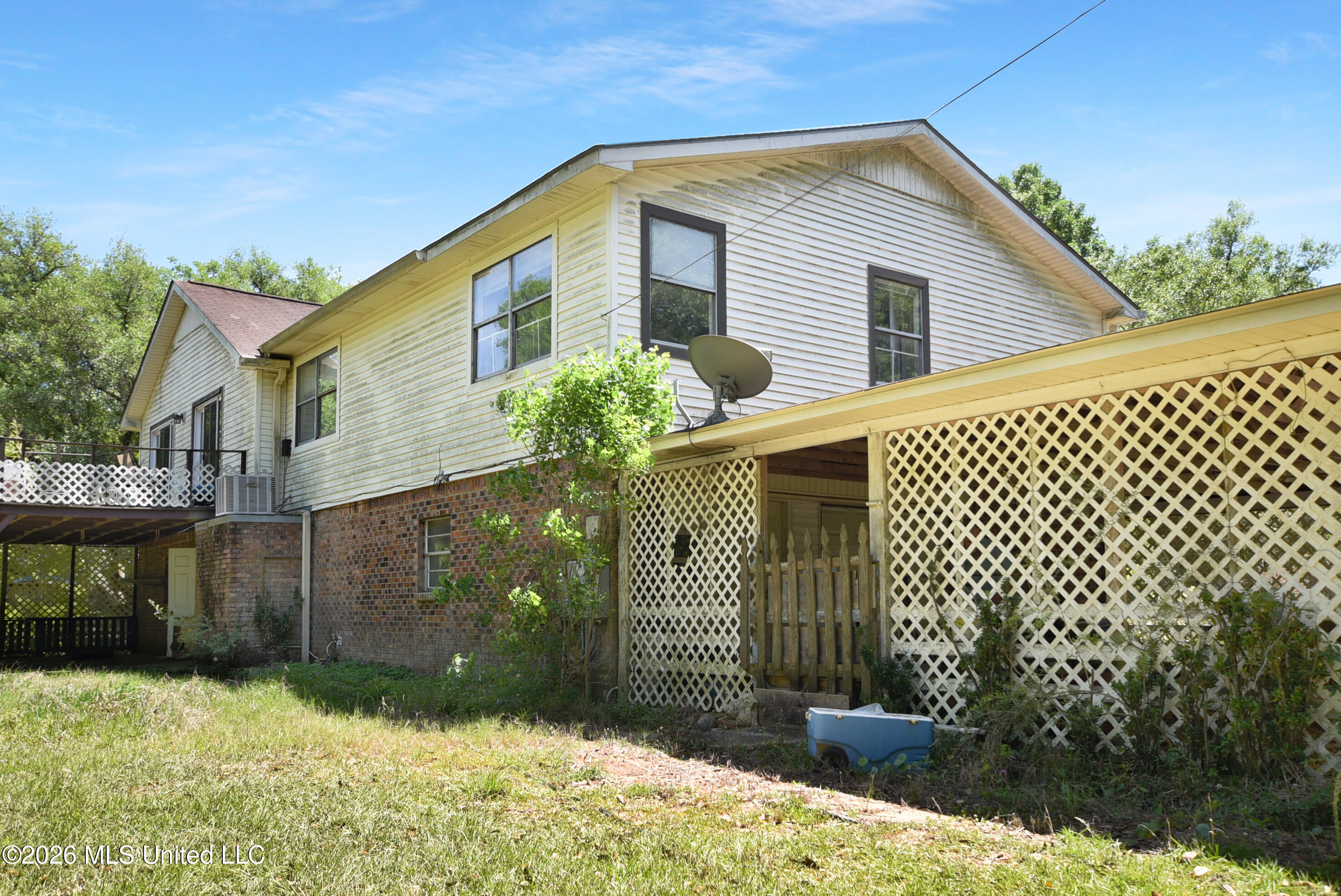 9107 Bayou Cumbest Road Moss Point, MS 39562 - Photo 3 of 25 DSC_0019