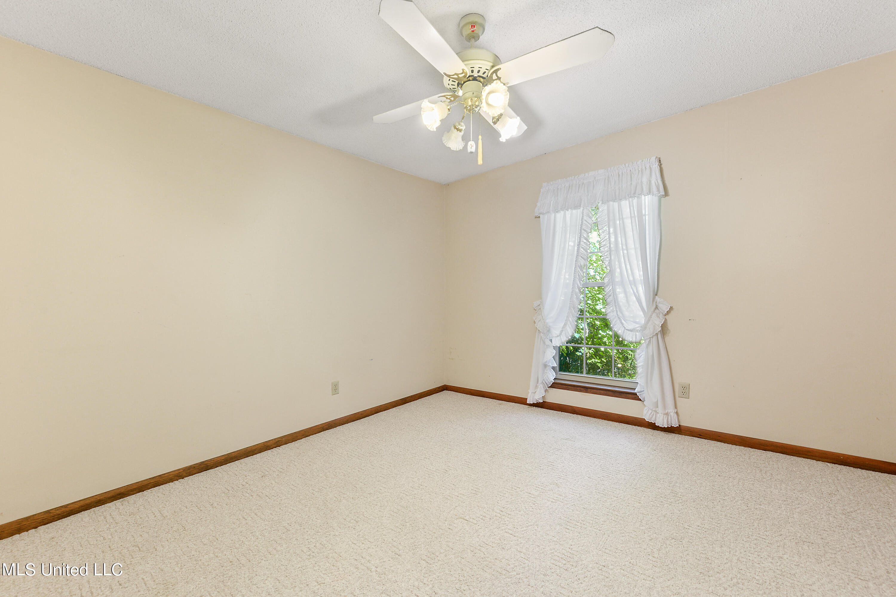 5496 Whetstone Road D'Iberville, MS 39540 - Photo 18 of 29 018