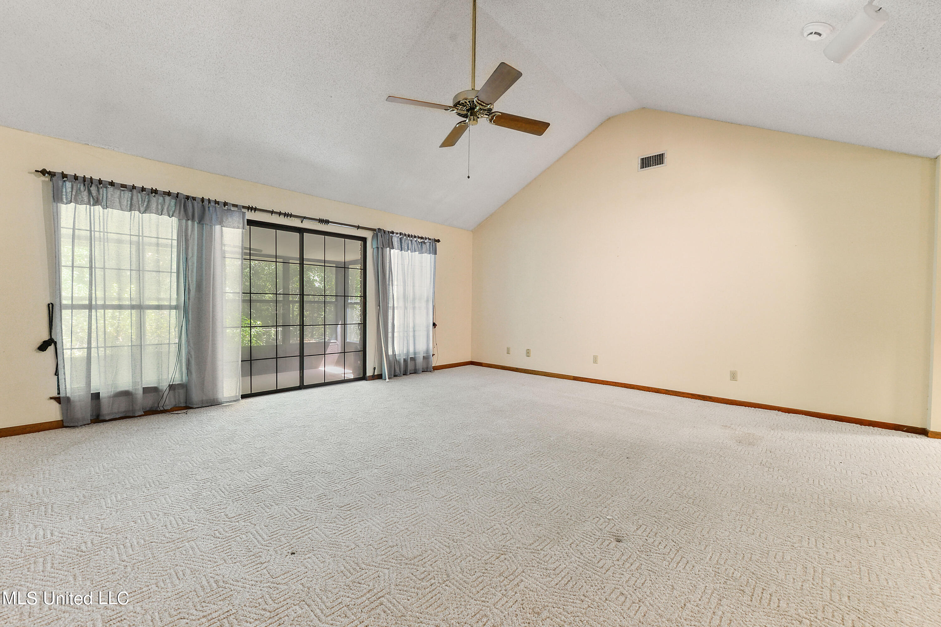 5496 Whetstone Road D'Iberville, MS 39540 - Photo 6 of 29 006