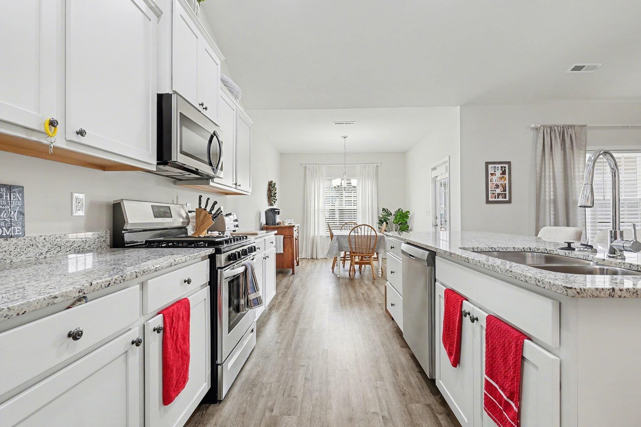 391 Hayloft Circle Conway, SC 29526 - Photo 7 of 38