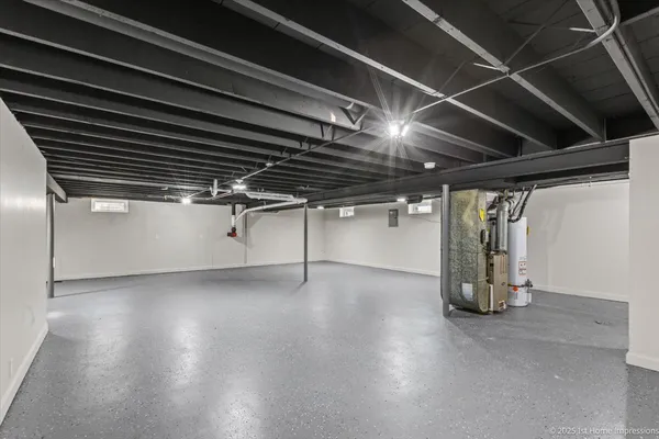 $2,800 | 17740 Clyde Avenue, Lansing, IL 60438