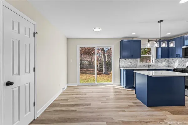 $2,800 | 17740 Clyde Avenue, Lansing, IL 60438