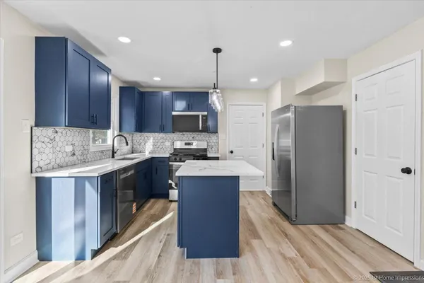 $2,800 | 17740 Clyde Avenue, Lansing, IL 60438