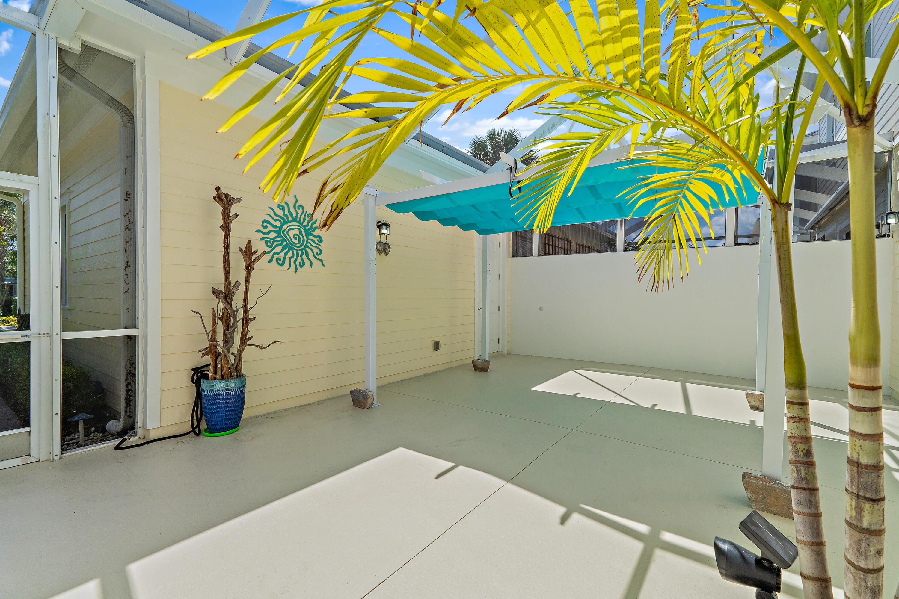 1302 Sunshine Drive Jupiter, FL 33458 - Photo 14 of 43 Patio