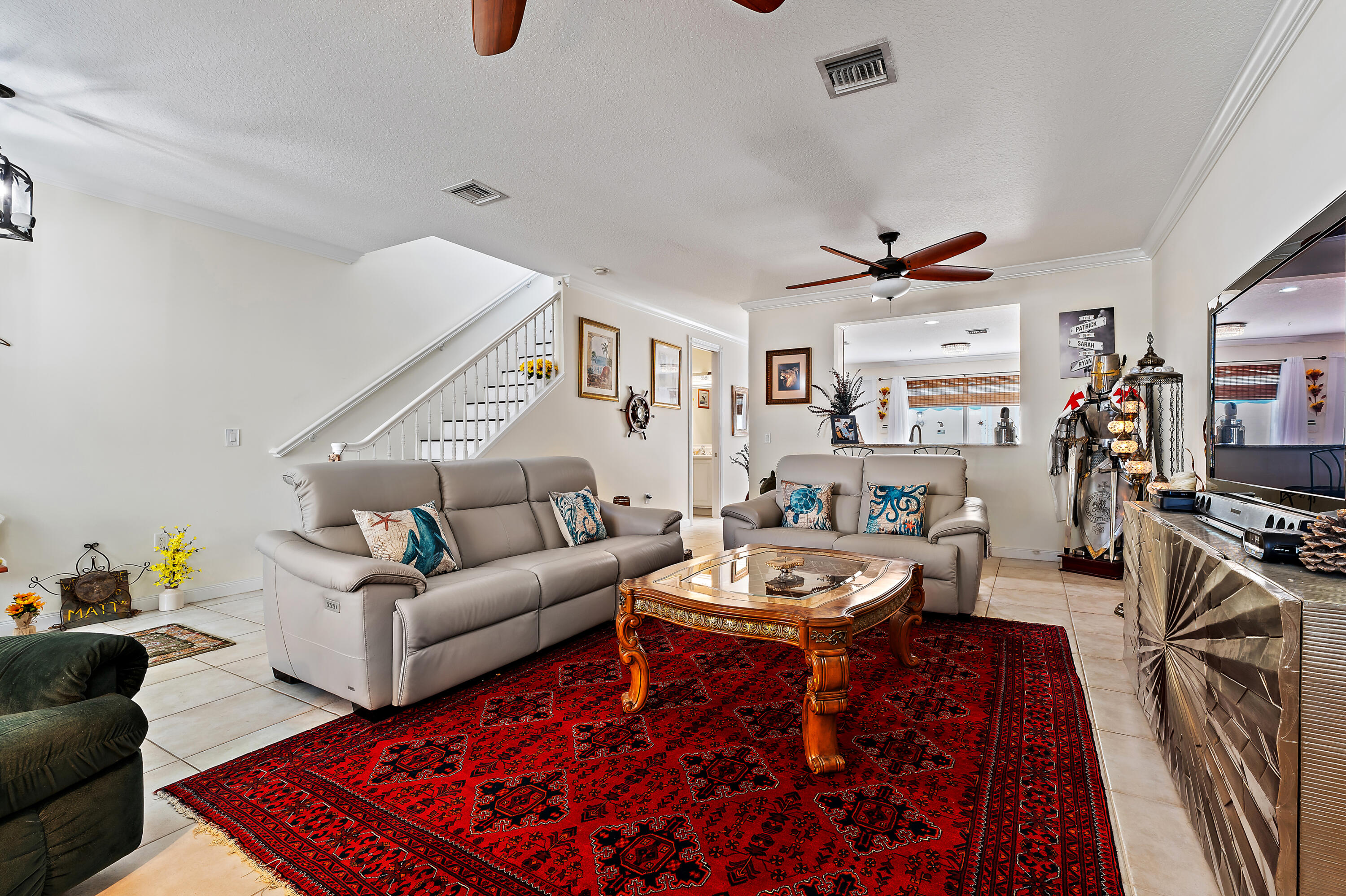 1302 Sunshine Drive Jupiter, FL 33458 - Photo 4 of 43 Living Room