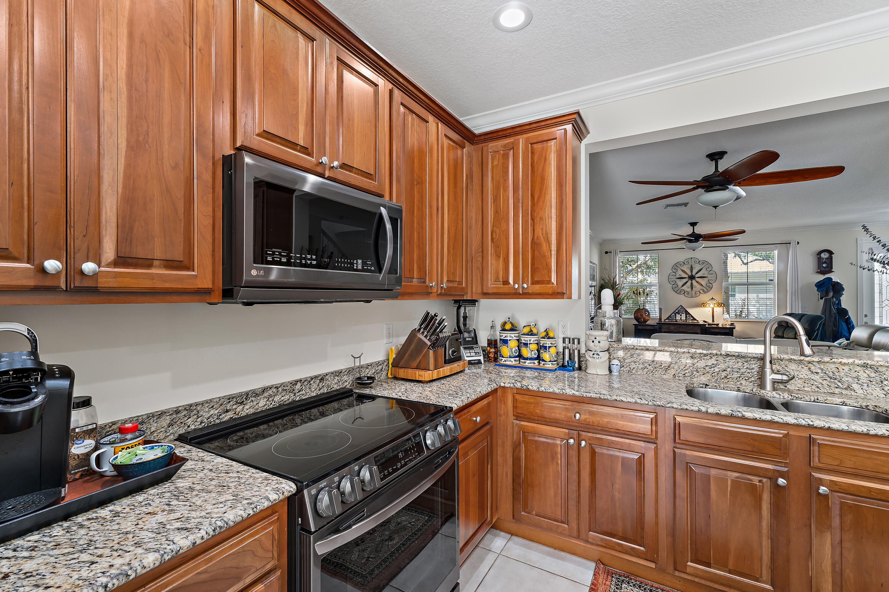1302 Sunshine Drive Jupiter, FL 33458 - Photo 9 of 43 Kitchen