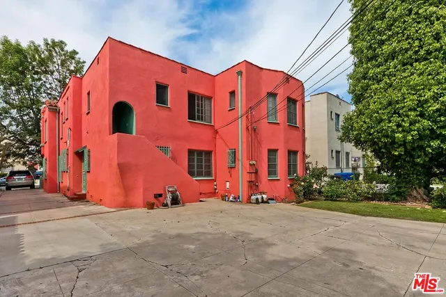 a view of backyard and garage