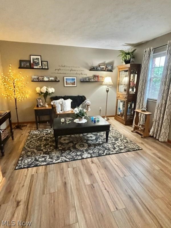 104 Marshall Road Marietta, OH 45750 - Photo 25 of 37 Front Family Room