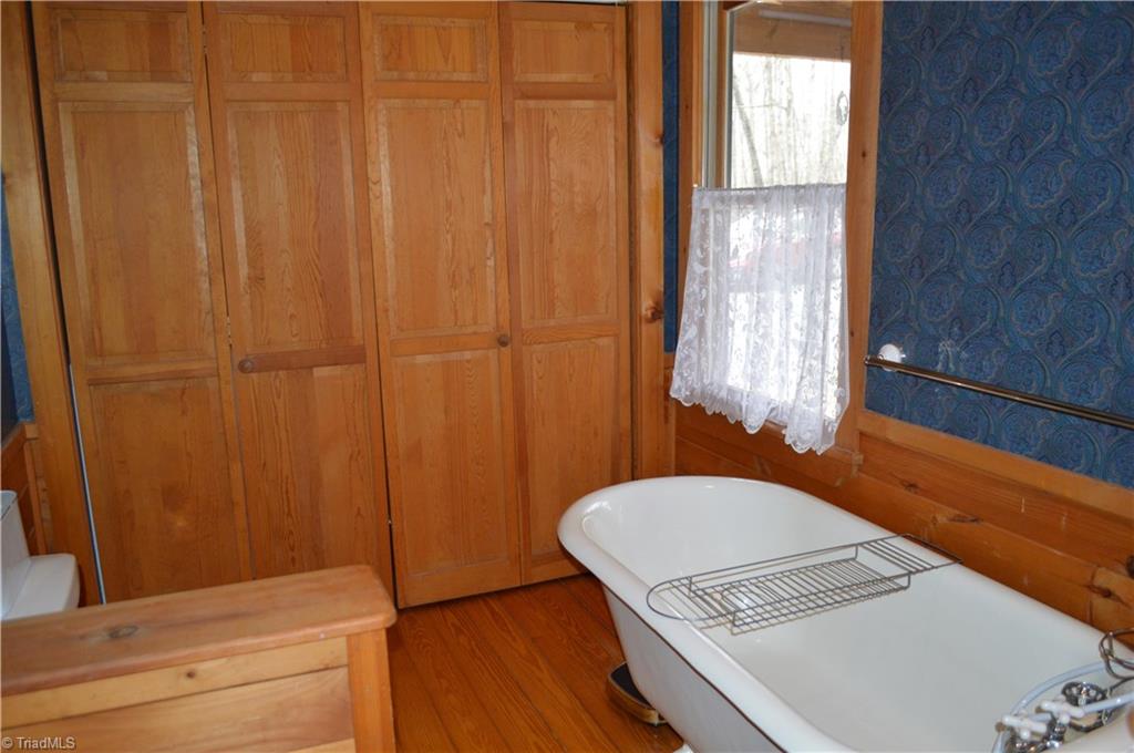 173 Ellis Hardy Road Pinnacle, NC 27043 - Photo 10 of 30