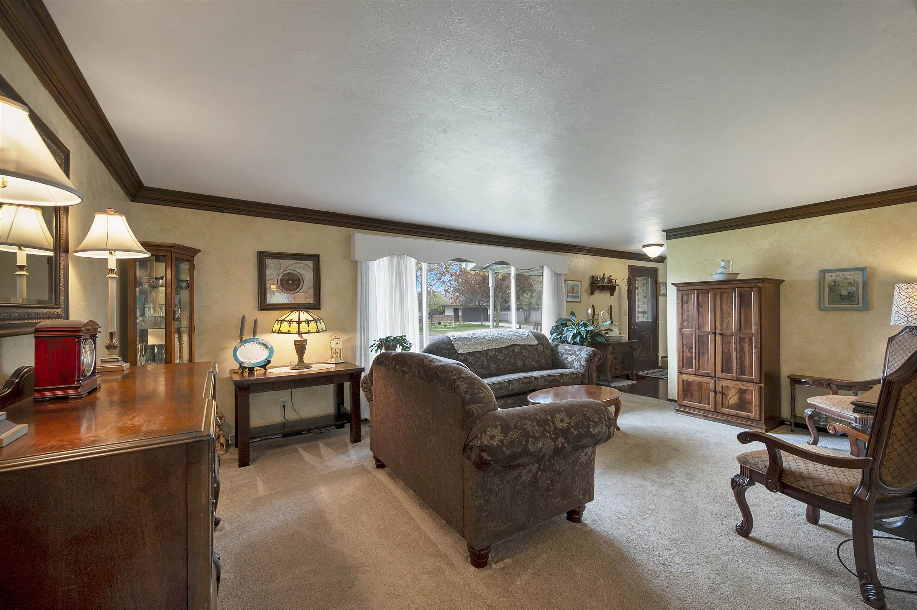 413 South Good Hope Road De Pere, WI 54115 - Photo 3 of 58