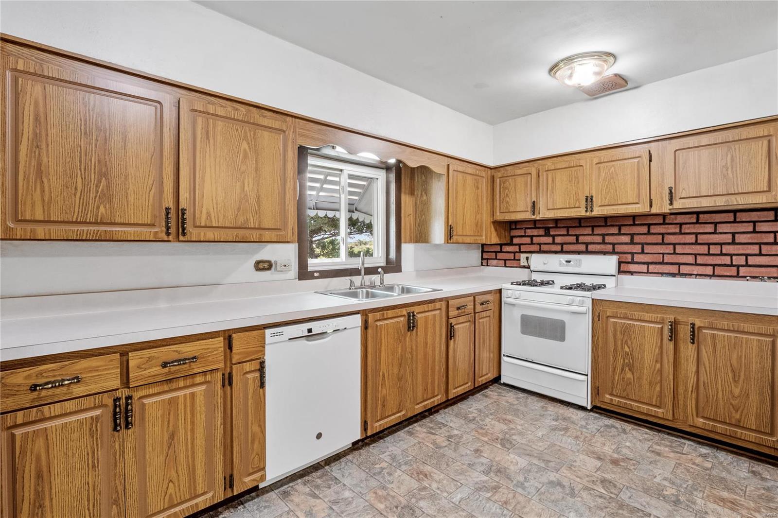 8776 Prairietown Road Dorsey, IL 62021 - Photo 8 of 30