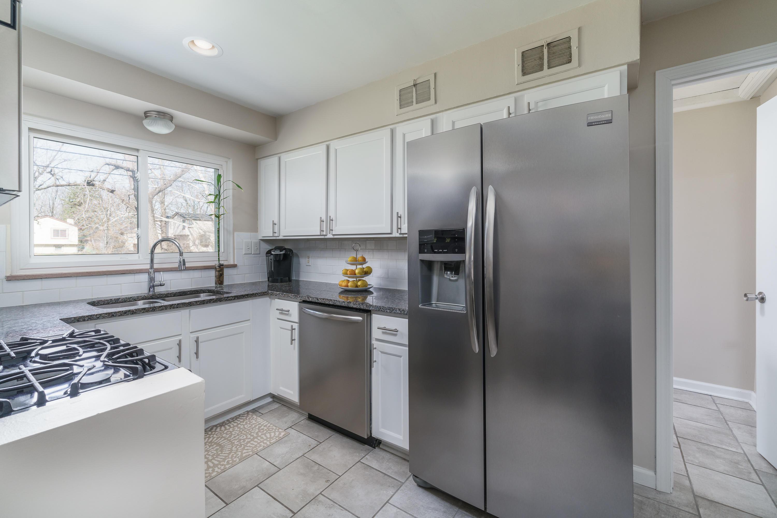 3025 Mountview Road Columbus, OH 43221 - Photo 8 of 26