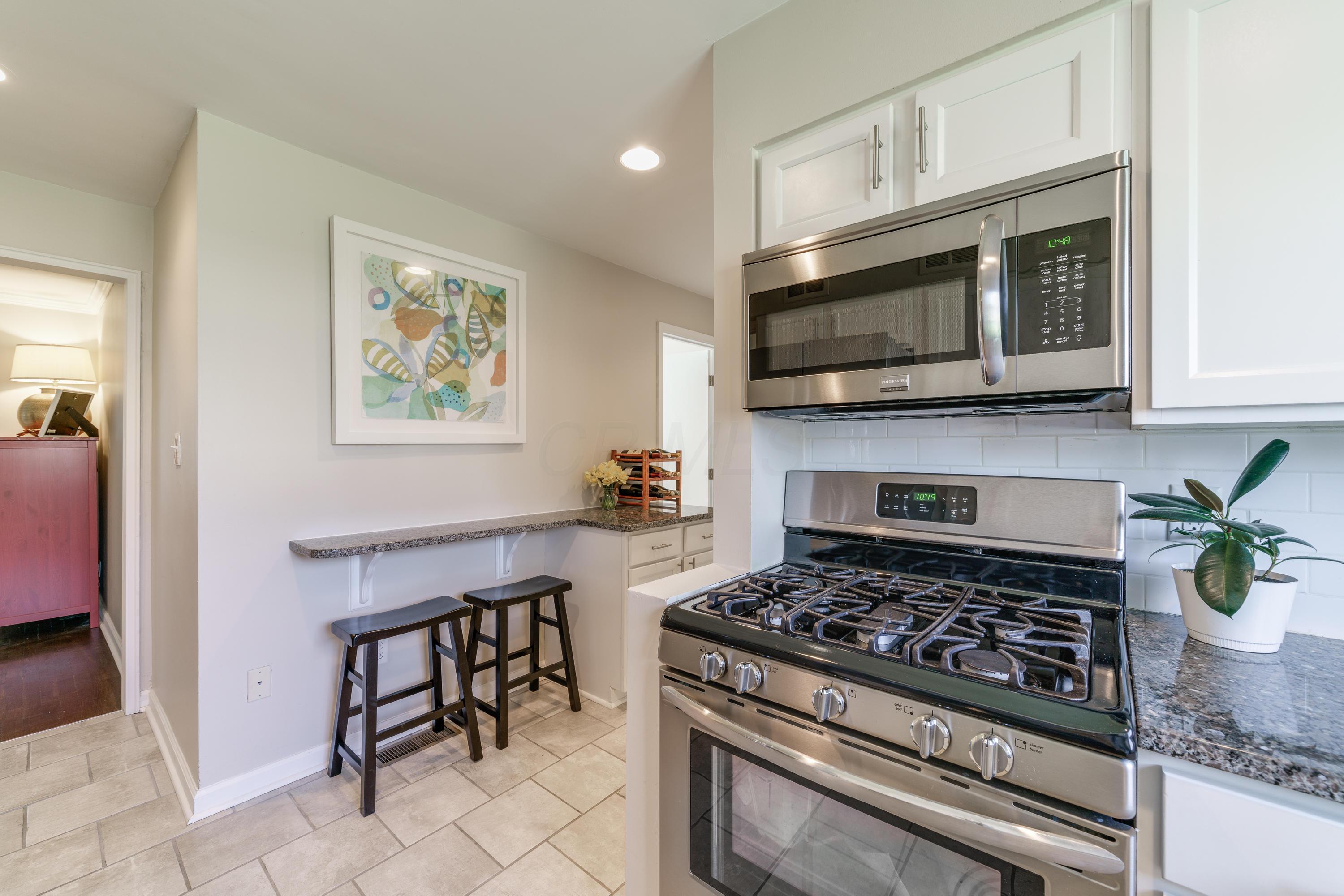 3025 Mountview Road Columbus, OH 43221 - Photo 9 of 26