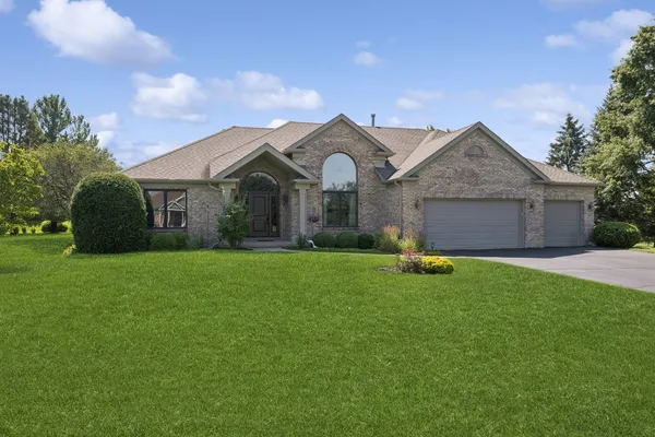 $615,000 | 6N731 Willowbrook Drive, St. Charles, IL 60175