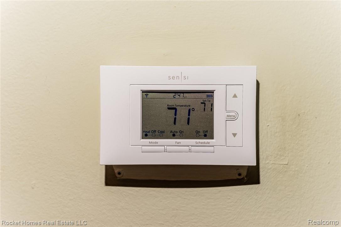 1821 Massoit Road Royal Oak, MI 48073 - Photo 18 of 26 017-photo-interior-6970318.jpg