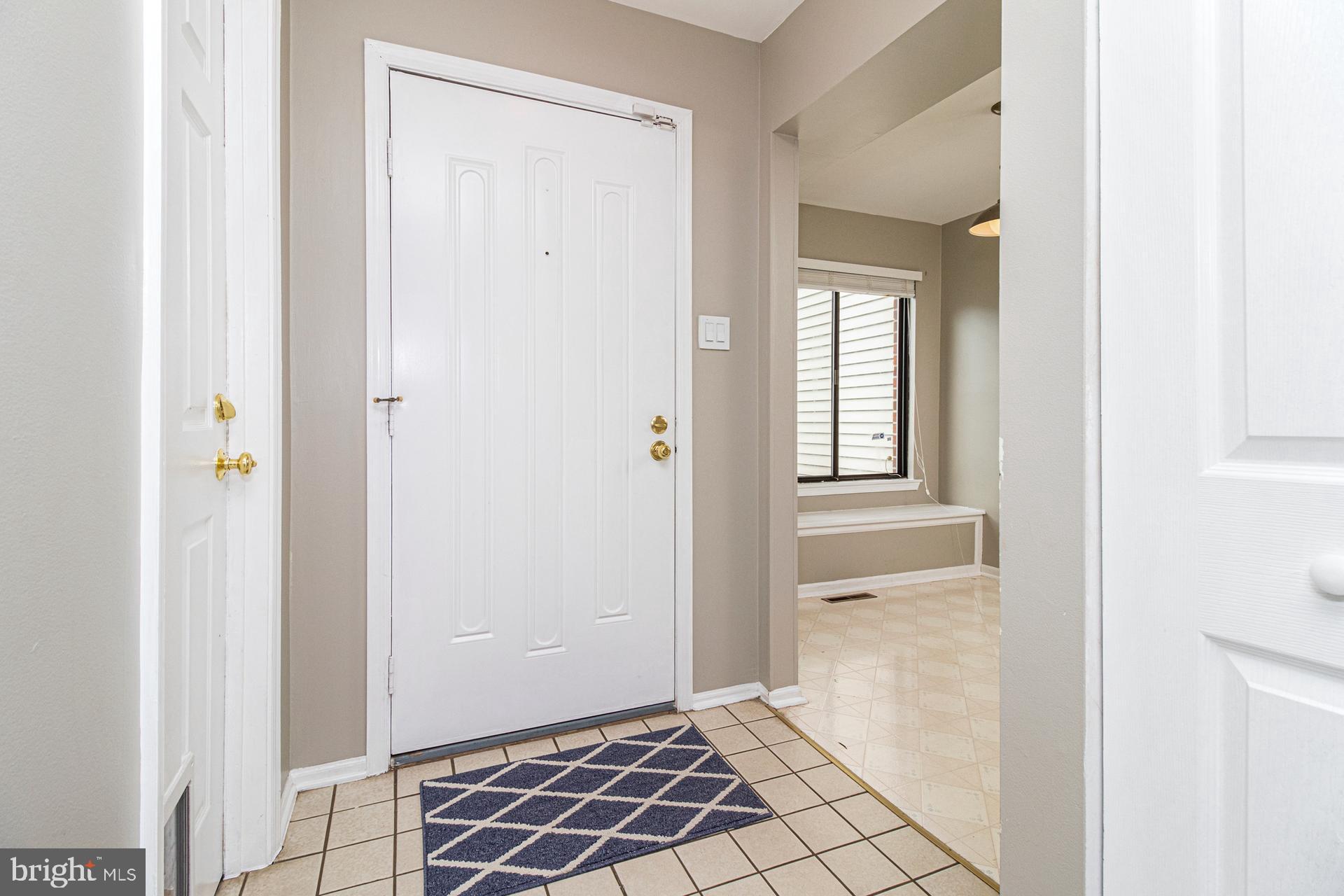 102 Hanover Court Chesterbrook, PA 19087 - Photo 3 of 27 Gallery Image 3