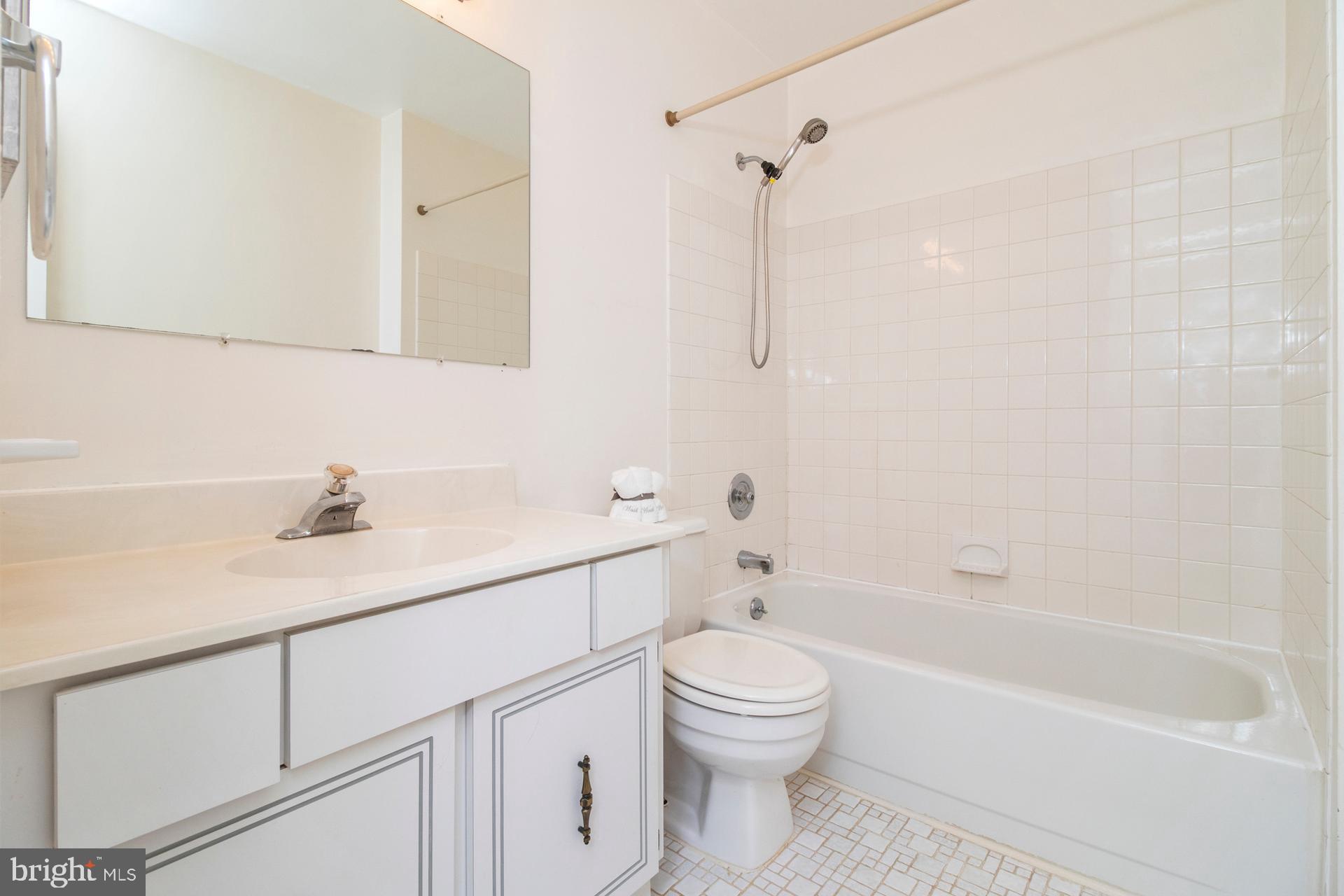 102 Hanover Court Chesterbrook, PA 19087 - Photo 23 of 27 Gallery Image 23