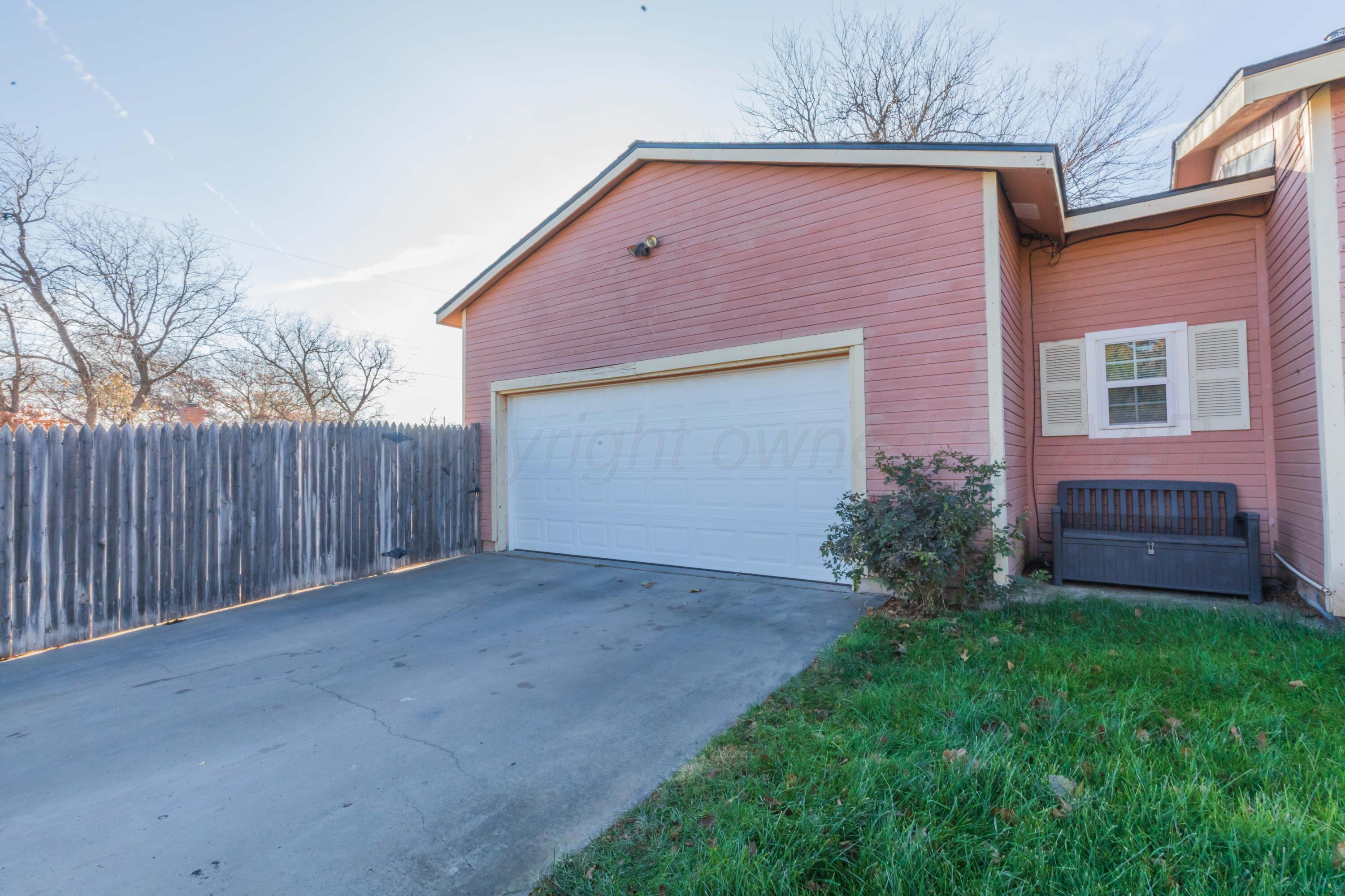 2010 North Adams Street Amarillo, TX 79107 - Photo 22 of 24 GARAGE